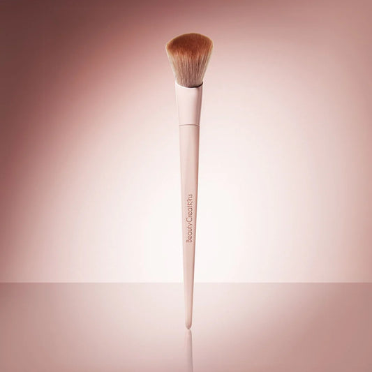 BEAUTY CREATIONS: PRETTY PRESSED PRECISION POWDER BRUSH