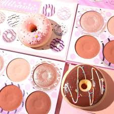 ULTRAMO DONUT WORRY LOOK’N SWEET PALETTE - Made Up By Drea